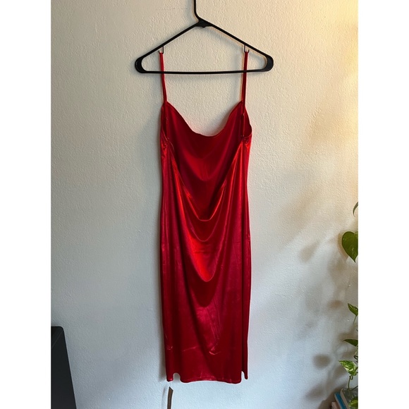Reformation Merel velvet low back dress, BNWT! 🔥❣️ - Picture 2 of 3